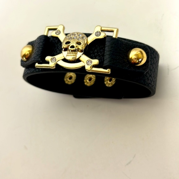 Skull Cuff | Black Metallic Detailed Skull Crossbones Bracelete | Sizable Bling - Picture 6 of 6